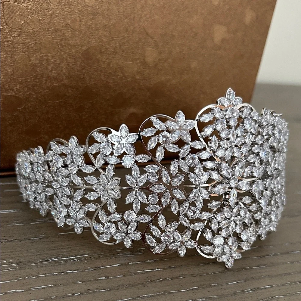 Bridal Dazzling Silver Floral Haircrown